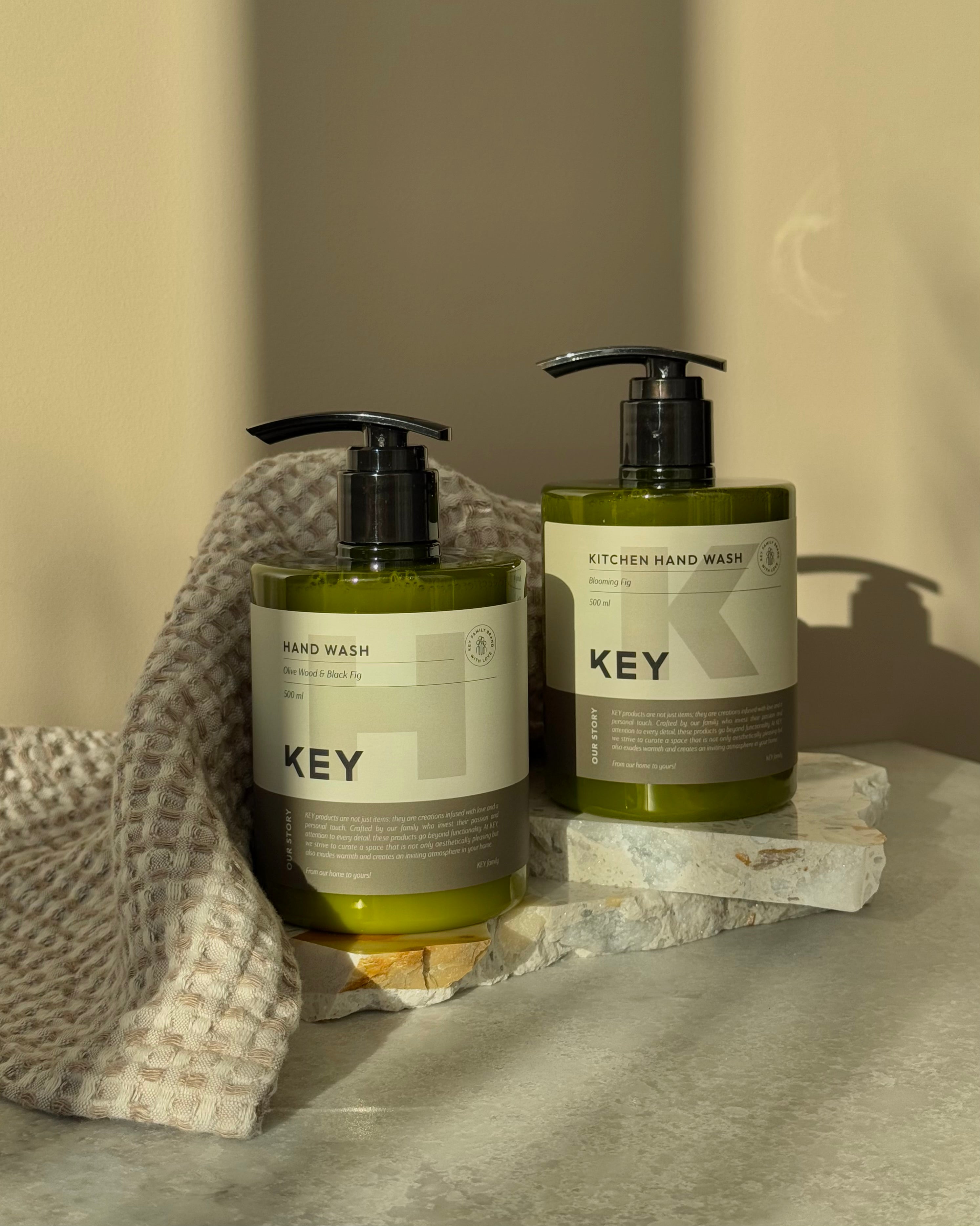 KEY roku ziepes Olive Wood & Black Fig